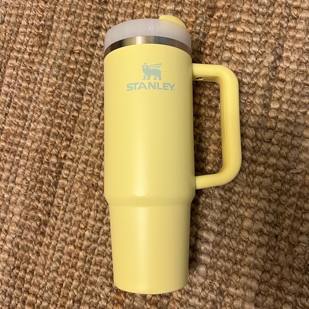 Stanley 30oz Tumbler- Missing Straw